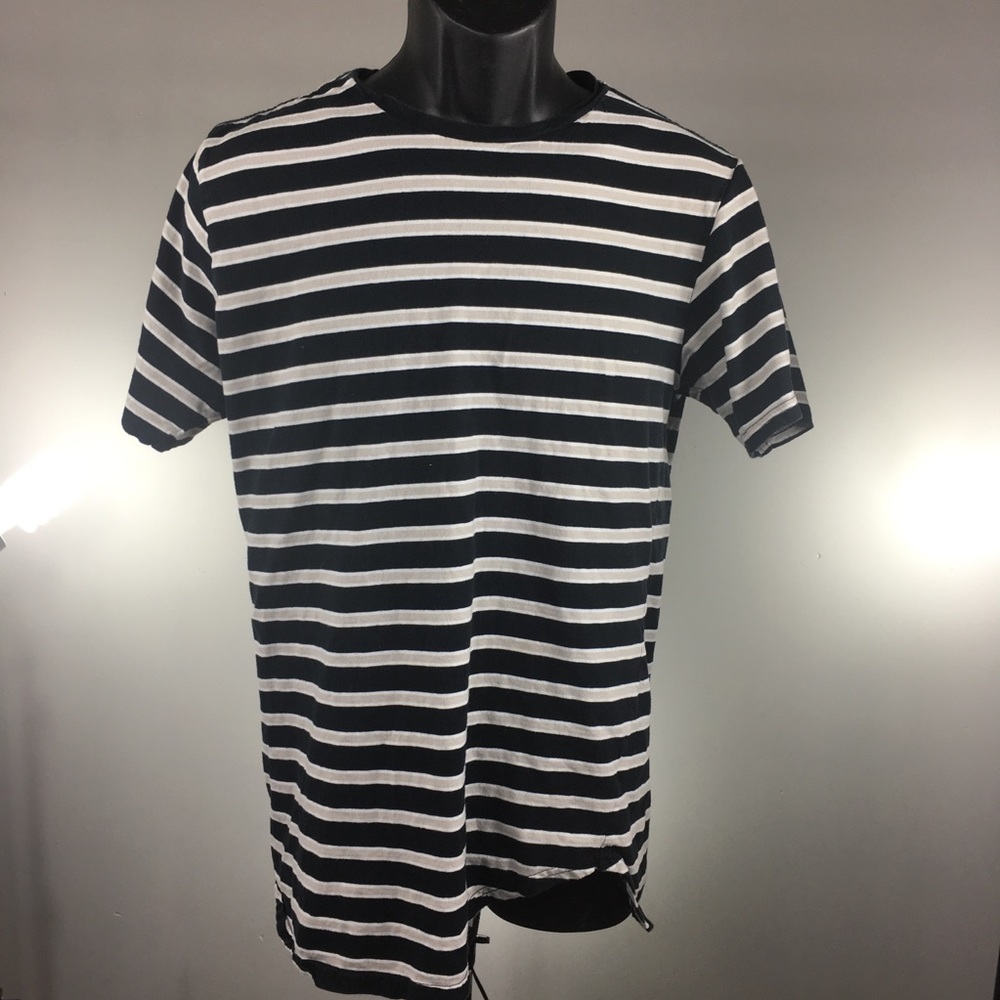 Pacsun Men’s T-shirt.